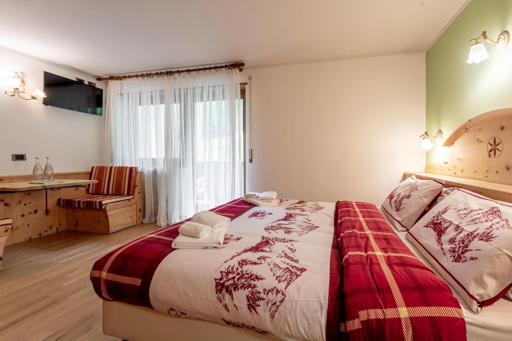 Hotel Villetta Maria Cottage Canazei Eksteriør billede