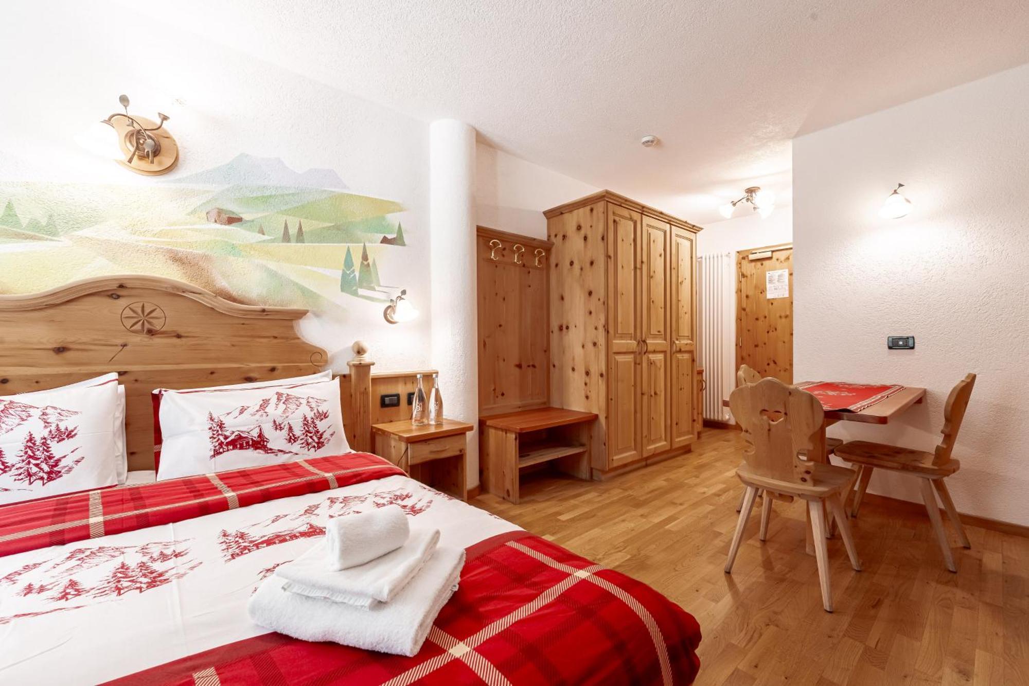 Hotel Villetta Maria Cottage Canazei Eksteriør billede