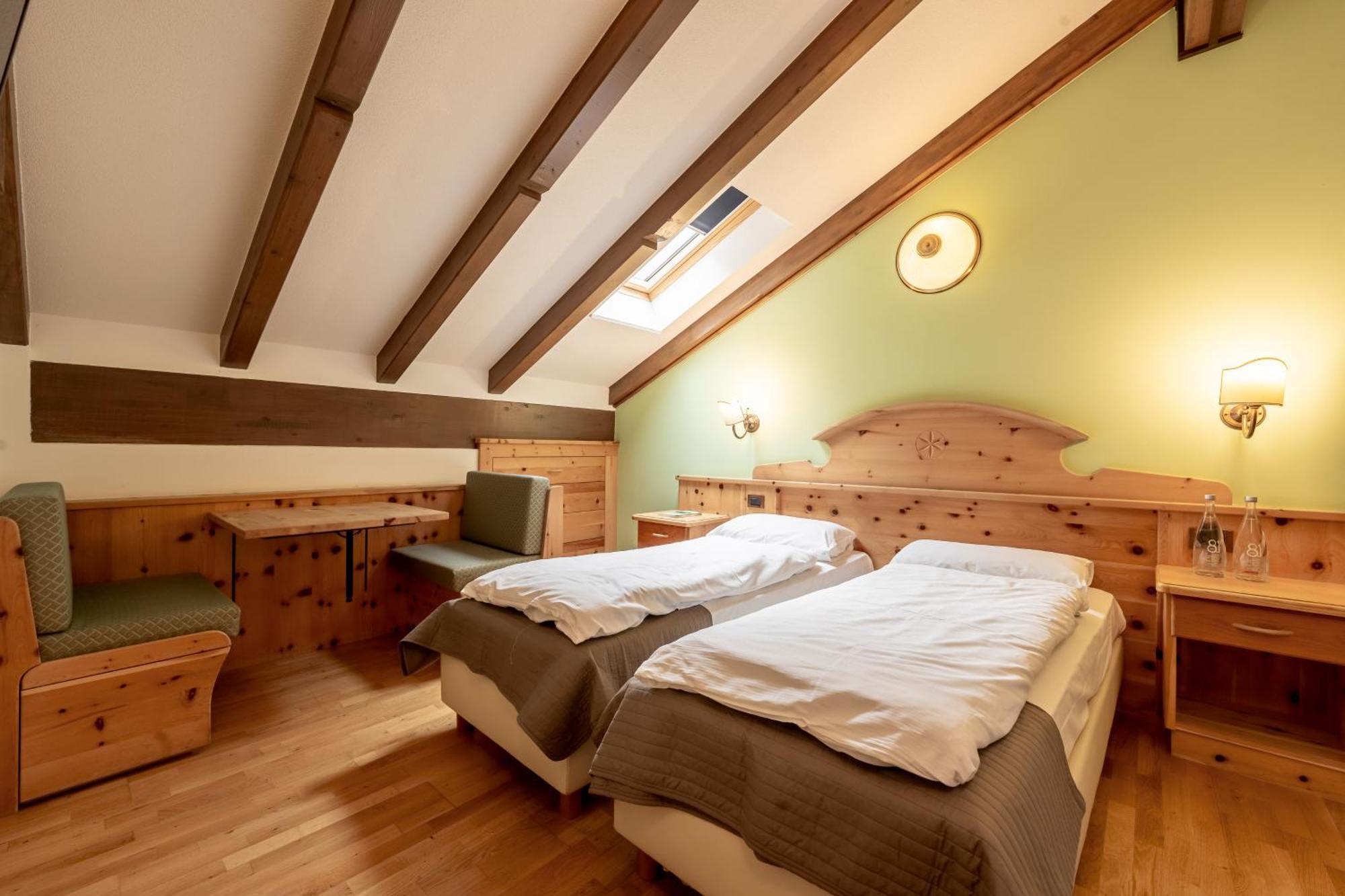 Hotel Villetta Maria Cottage Canazei Eksteriør billede