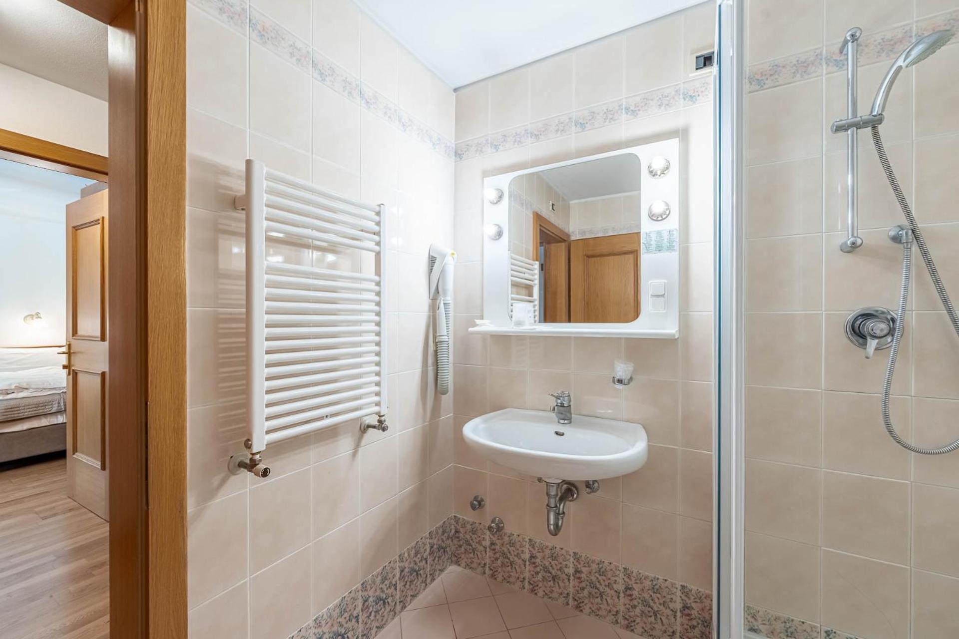 Hotel Villetta Maria Cottage Canazei Eksteriør billede
