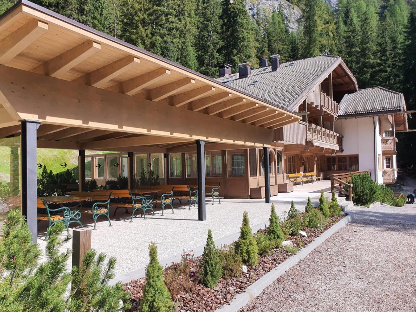 Hotel Villetta Maria Cottage Canazei Eksteriør billede