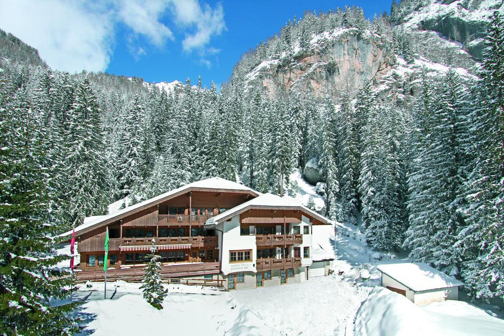 Hotel Villetta Maria Cottage Canazei Eksteriør billede